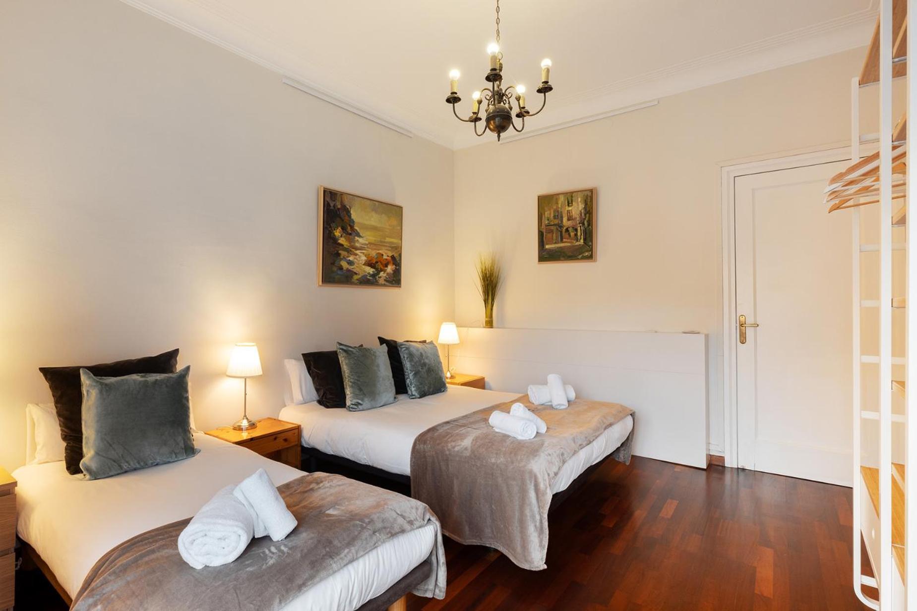 Large & Beautiful Apartment 4Min From Passeig De Gracia Barcelona Exterior foto